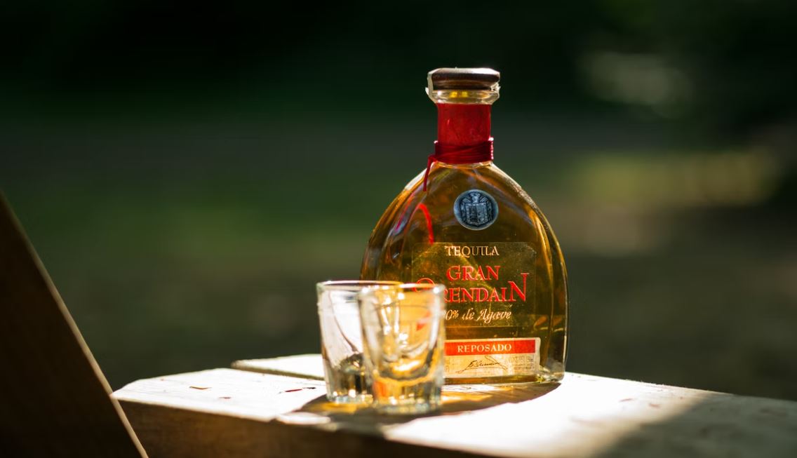 Gran Orendian reposado tequila bottle and drink