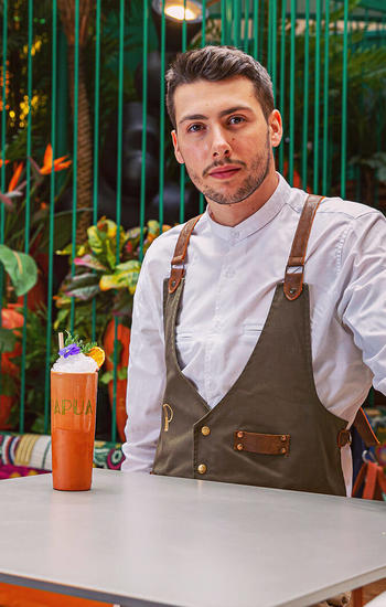 Daniel Regajo Martínez, barman formado en EBS.