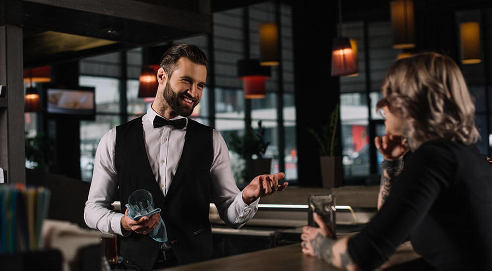 Bartender Outfits: What To Wear | European Bartender School